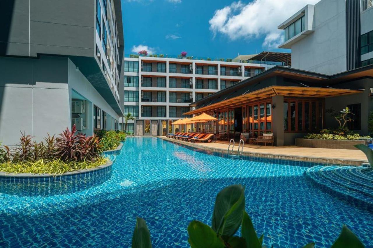 วี กะตะ ลักชูรี่ Hotel หาดกะตะ ภายนอก รูปภาพ