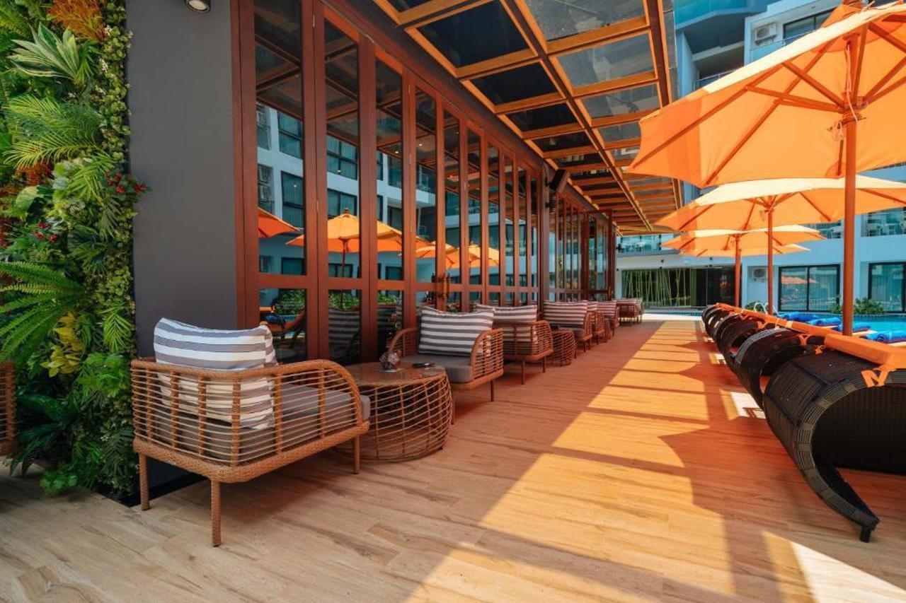 วี กะตะ ลักชูรี่ Hotel หาดกะตะ ภายนอก รูปภาพ
